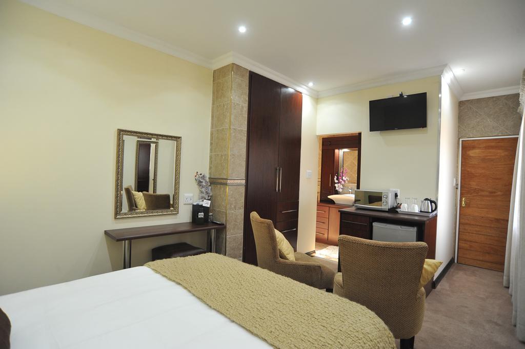 Sunset Manor Guest House Почефструм Экстерьер фото